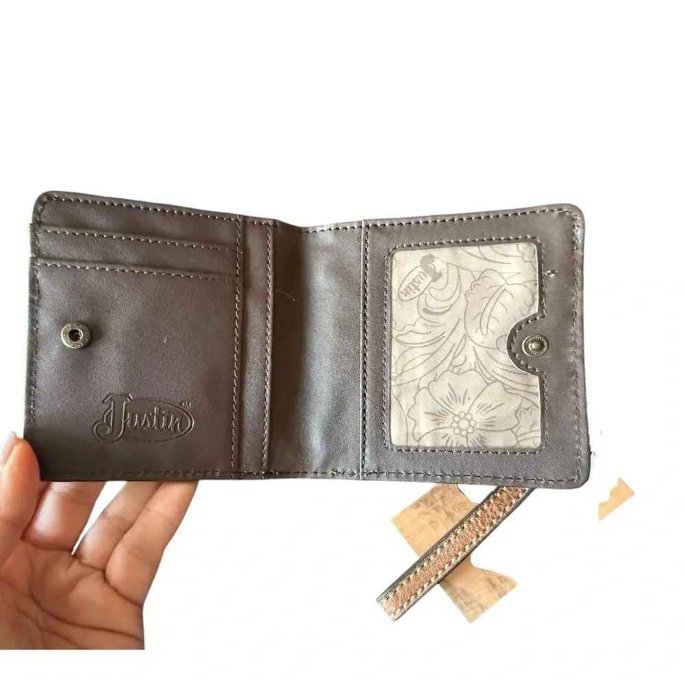 ( 3) New Justin Trenditions Brown Embroidered Wallet. RFID. Bundle of 3